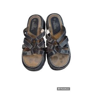 Red Head faux‎ leather brown platform sandals